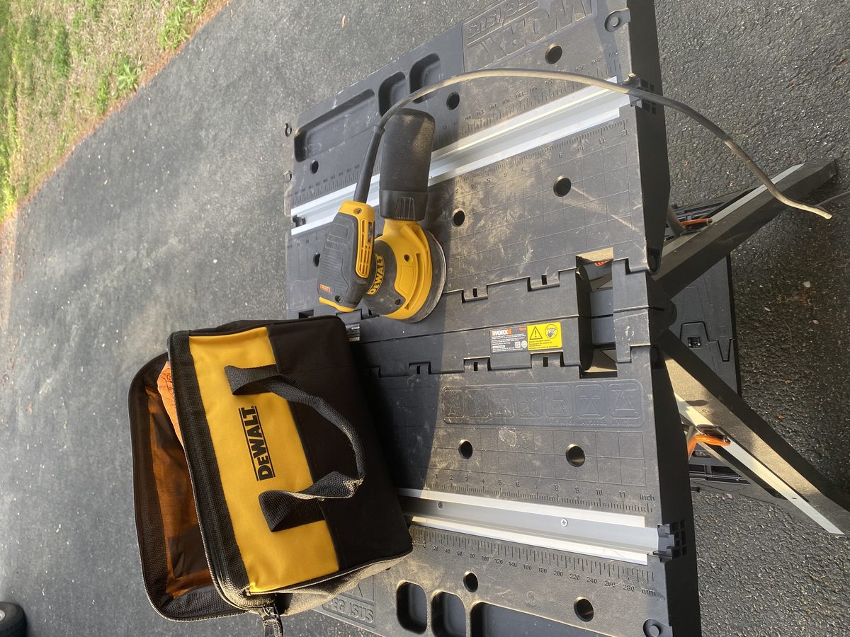 Random Orbital Sander (DeWalt)